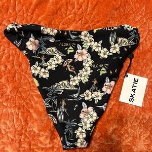 Skatie Salty Kona Bottom